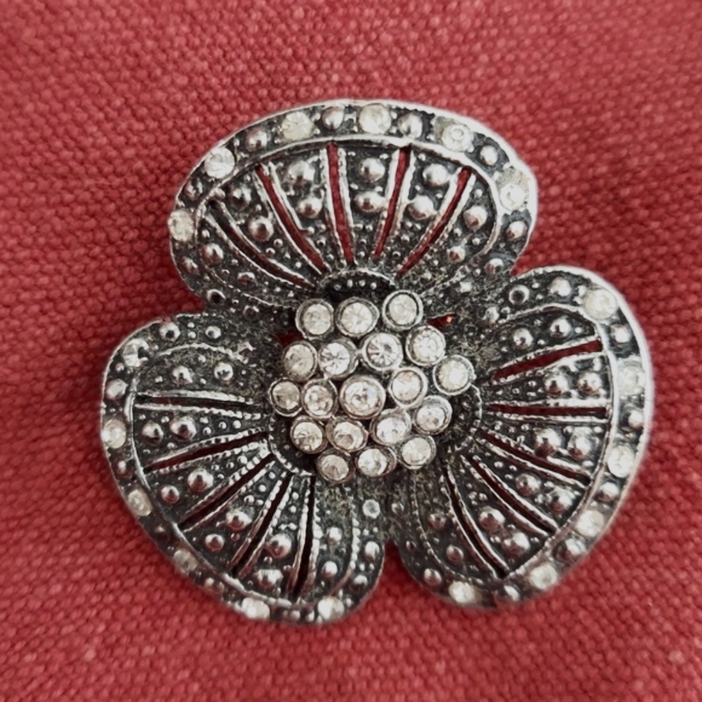 Vintage Flower Brooch with Rhinestones